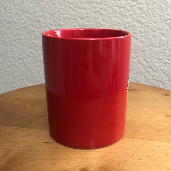 Starbucks 2020 Red Mug Classic Green Logo With Angular Handle 11 oz. - Picture 2 of 5
